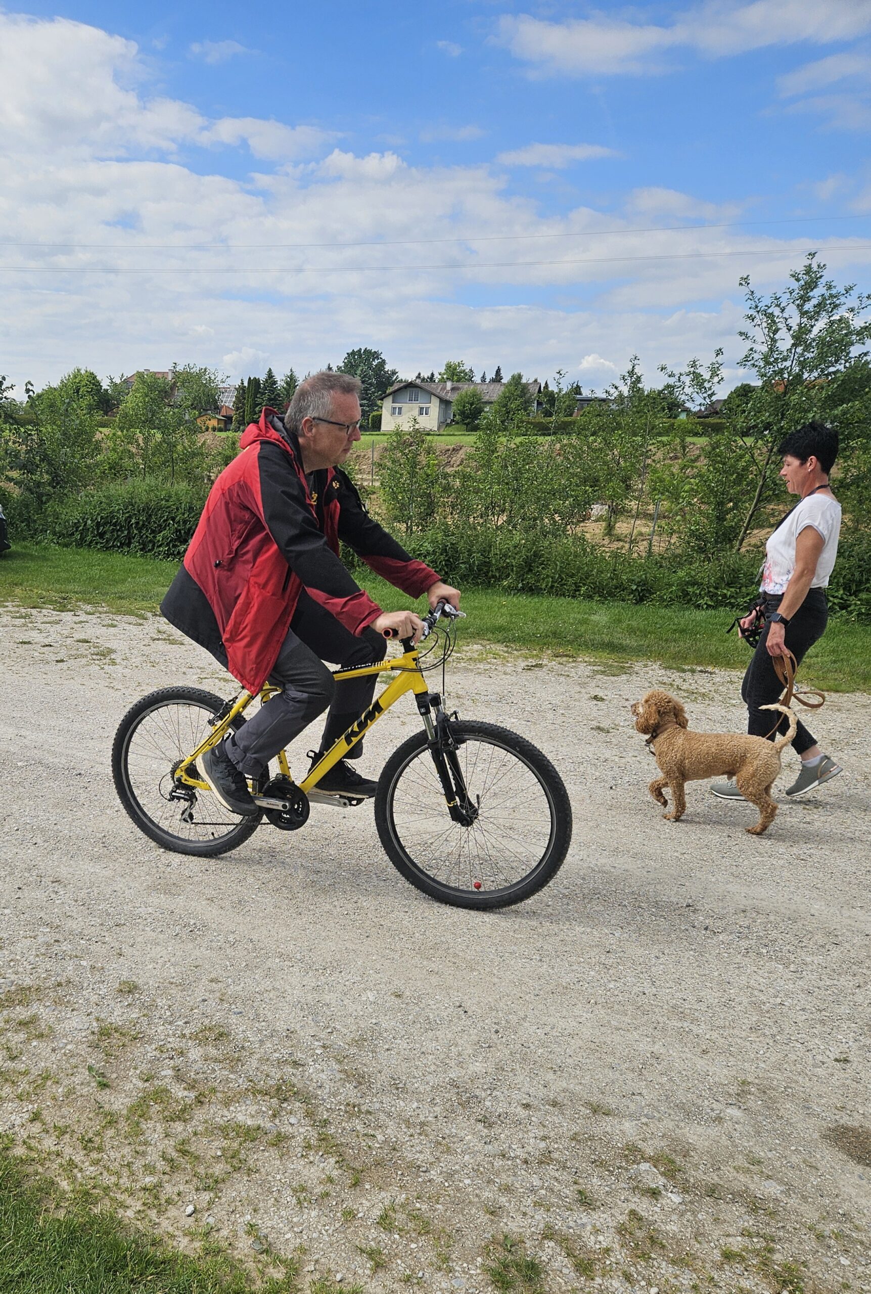 Man mit fahrrad